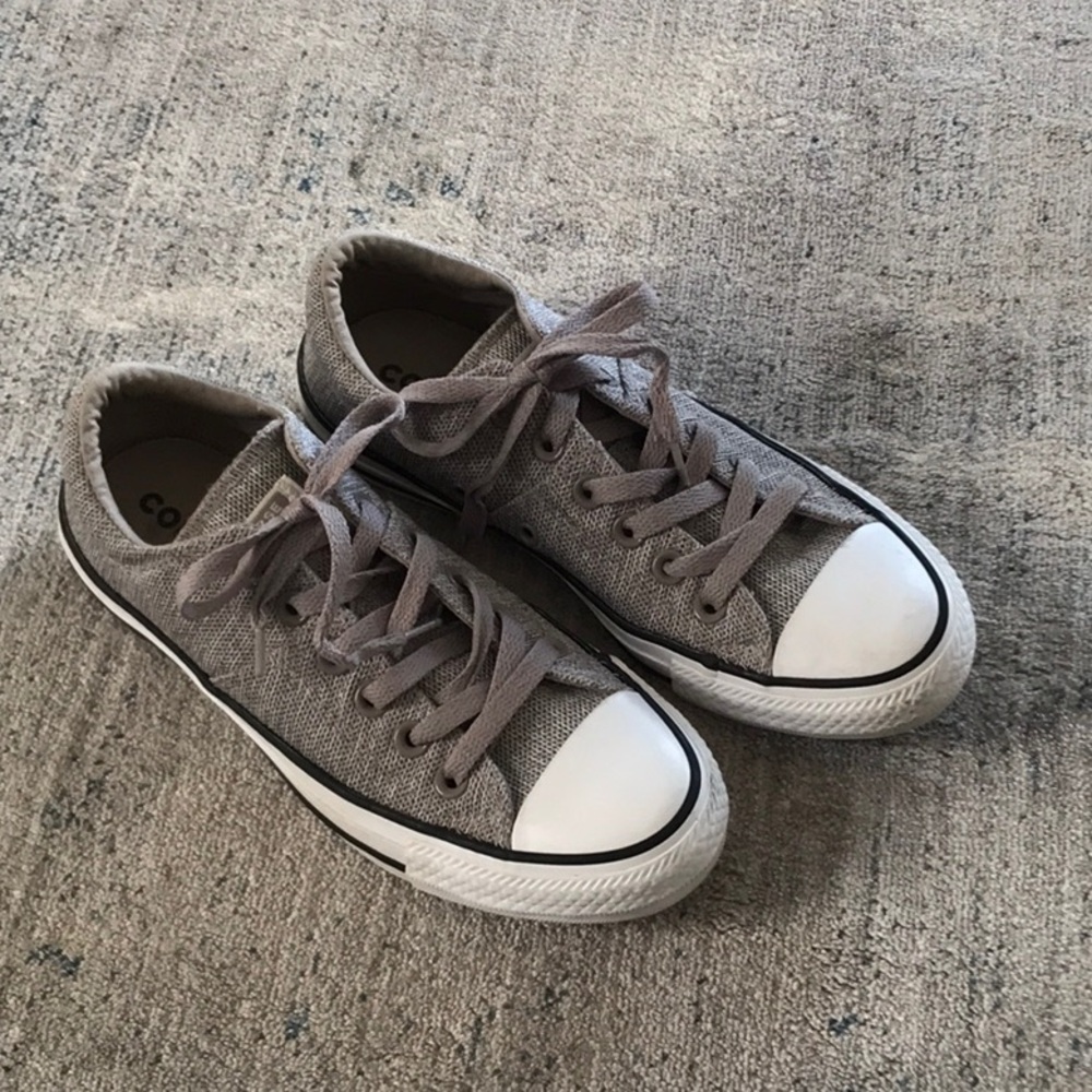 Preowned womens CONVERSE low gray woven Chucks sneakers -size 7